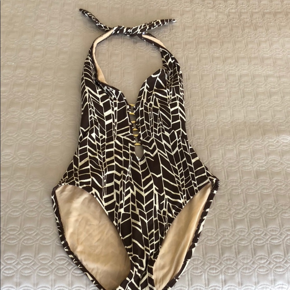 La Blanca one piece graphic swimsuit, size 8
